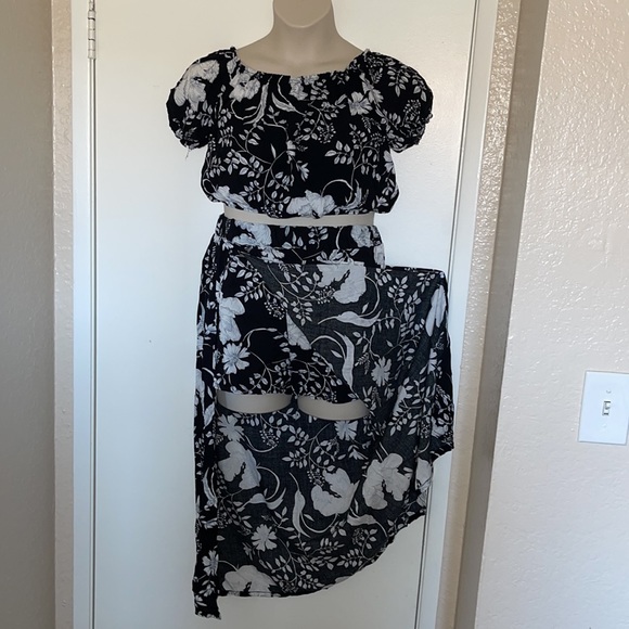 C-MODE. Floral Print Set - Picture 2 of 4